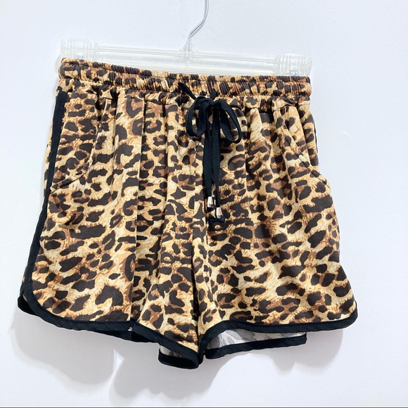 Women’s Cheetah Leopard Animal Print Shorts - Picture 8 of 9